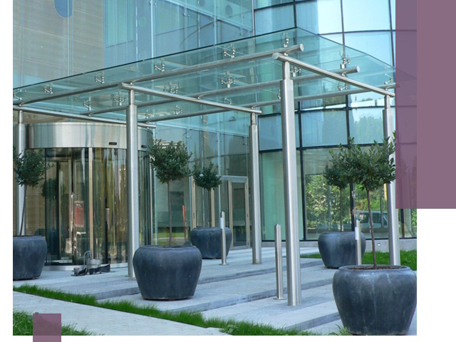 Навесы из стекла на заказ в Алапаевске — монтаж и установка